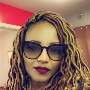 Meet your Posher, Taura